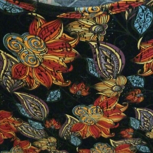 DARLING LULAROE XS TOP!!! NEW WITHOUT TAGS!!! - Picture 7 of 8